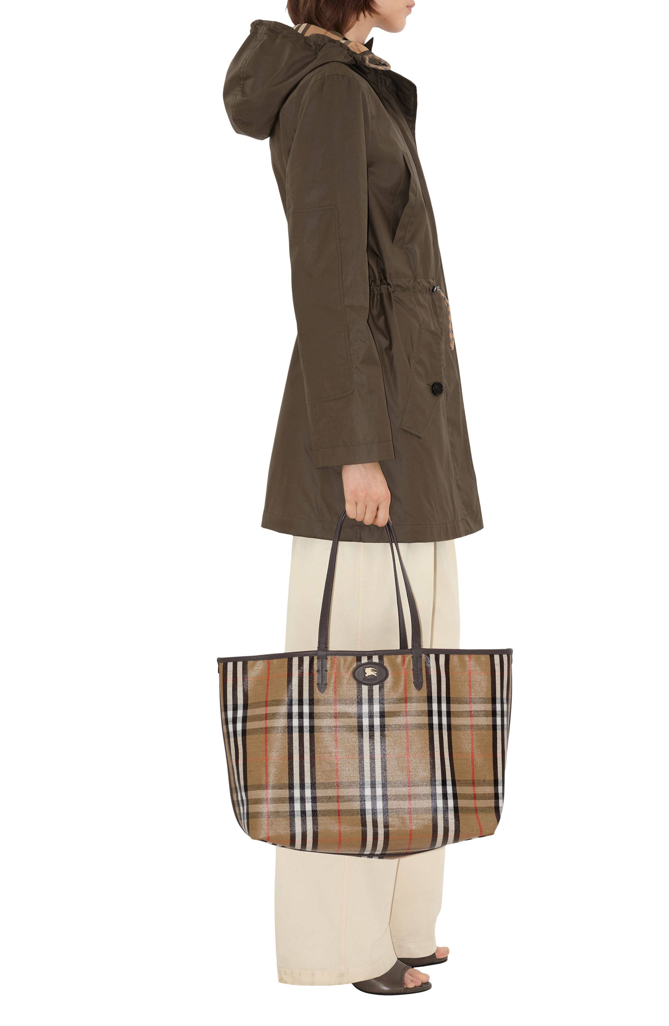 Burberry Highlands Women's bags Unspecified Sand Canvas New