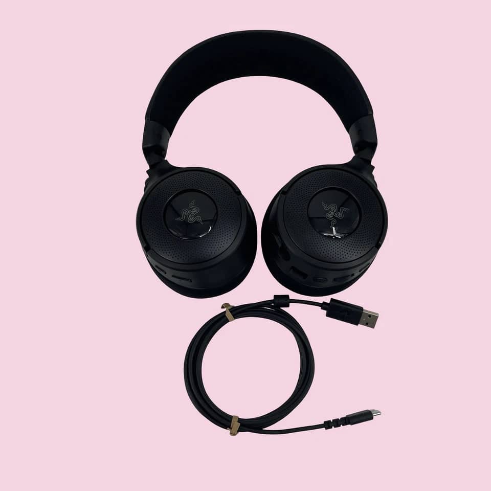 Razer Kraken V4 Headphones & Earbuds Black New