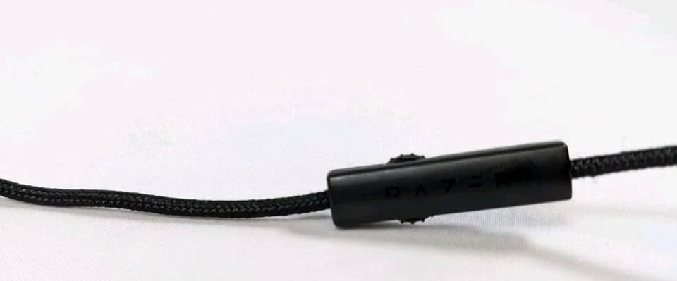 Razer Kraken Pro V2 Headphones & Earbuds Black Used - Good