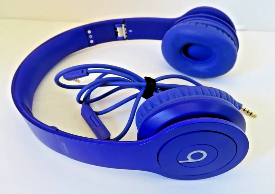 Beats Solo Wireless Headphones & Earbuds Black Used - Good