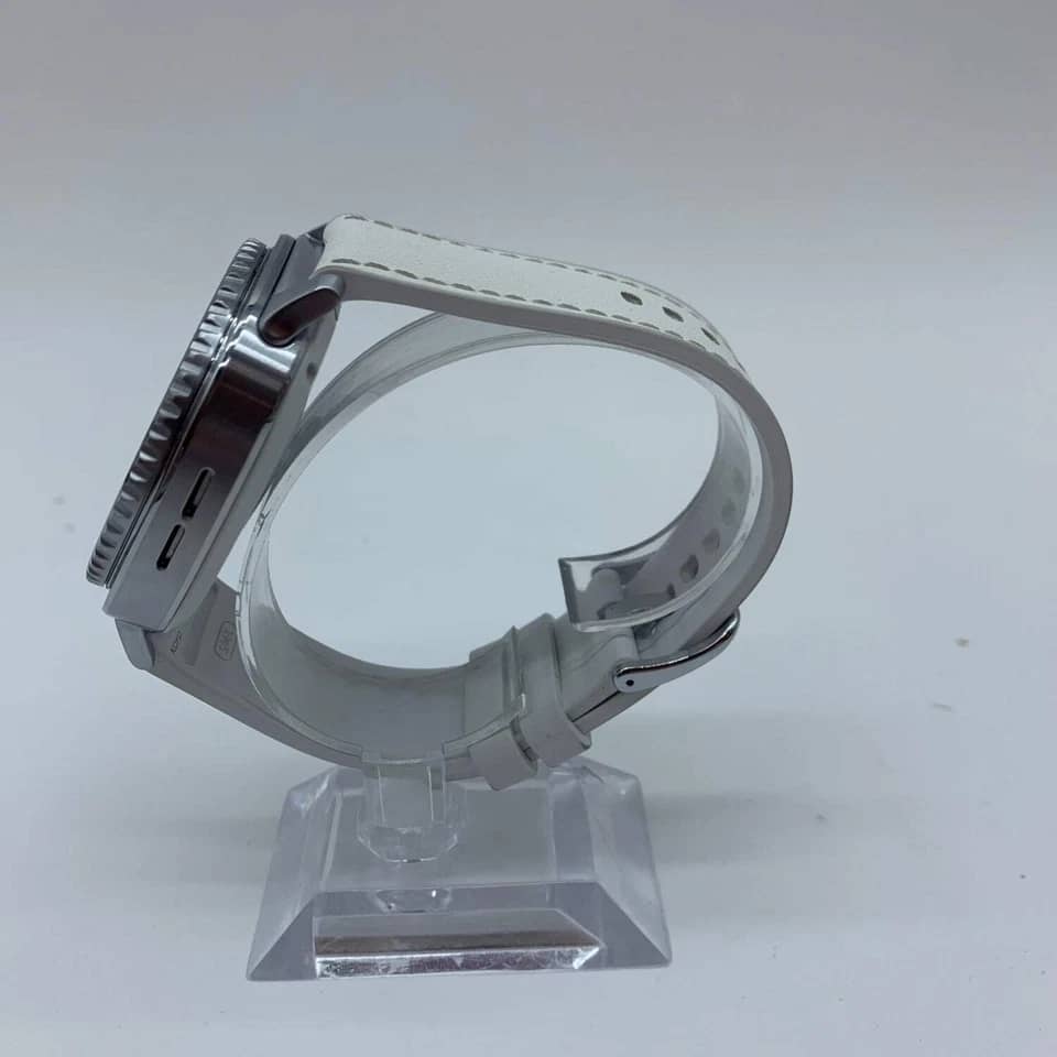 Samsung Galaxy Watch8 Smartwatches Silver 44mm New