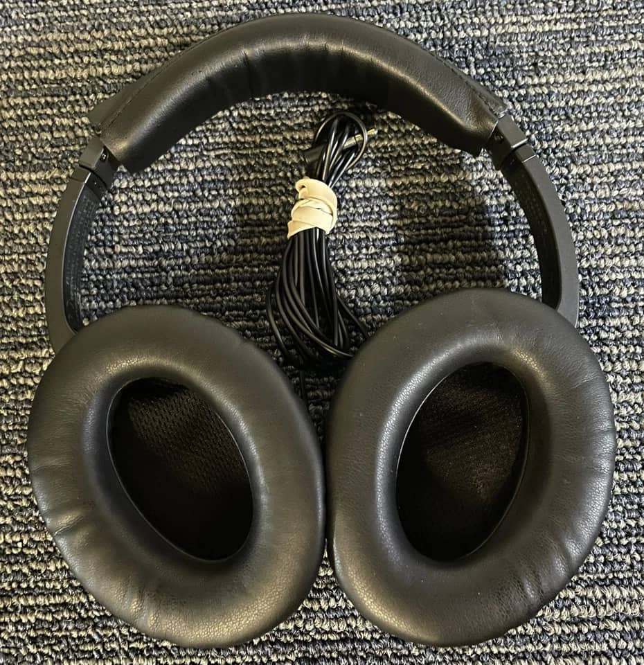 Bose QuietComfort 15 Headphones & Earbuds Black New