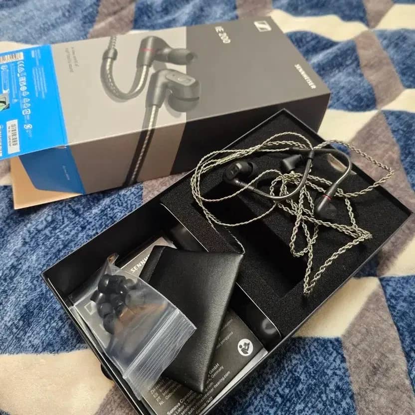Sennheiser IE 200 Headphones & Earbuds Black New