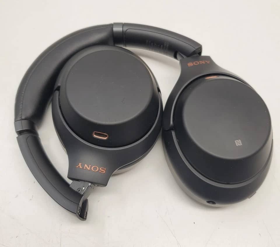 Sony WH-1000XM3 Headphones & Earbuds Black New