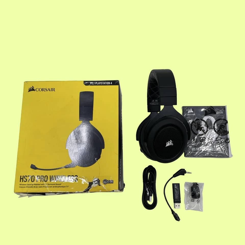 Corsair HS70 Pro Headphones & Earbuds Black Refurbished - Excellent
