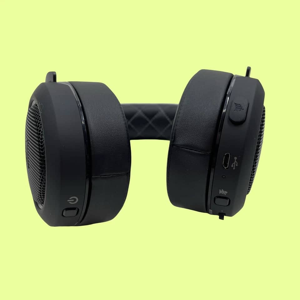 Corsair HS70 Pro Headphones & Earbuds Black Refurbished - Excellent