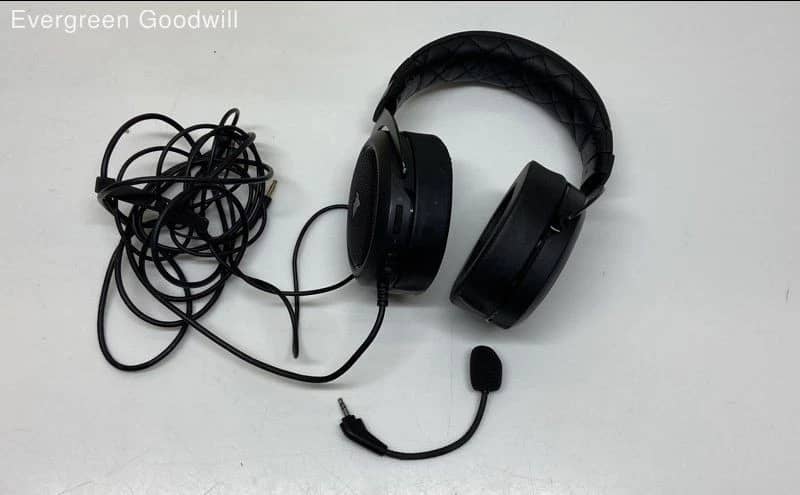 Corsair HS50 Pro Headphones & Earbuds Black Open-Box Excellent