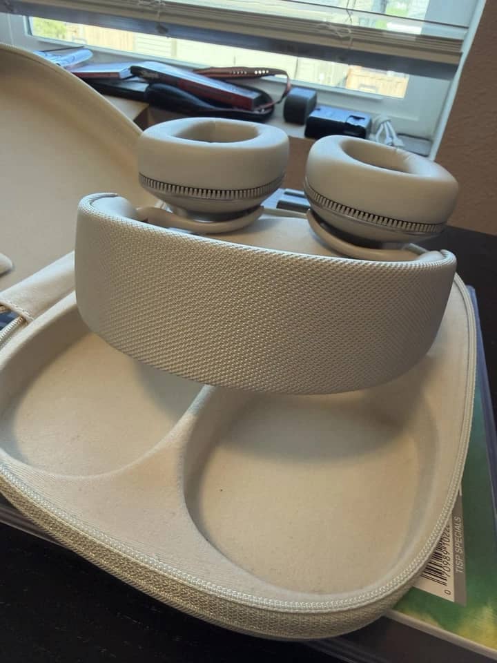 Bowers & Wilkins PX7 Headphones & Earbuds Black New