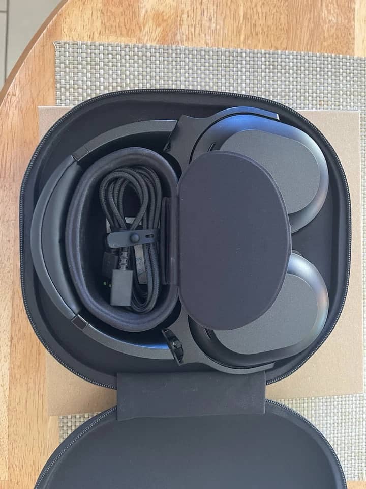Razer Barracuda Pro Headphones & Earbuds Black New