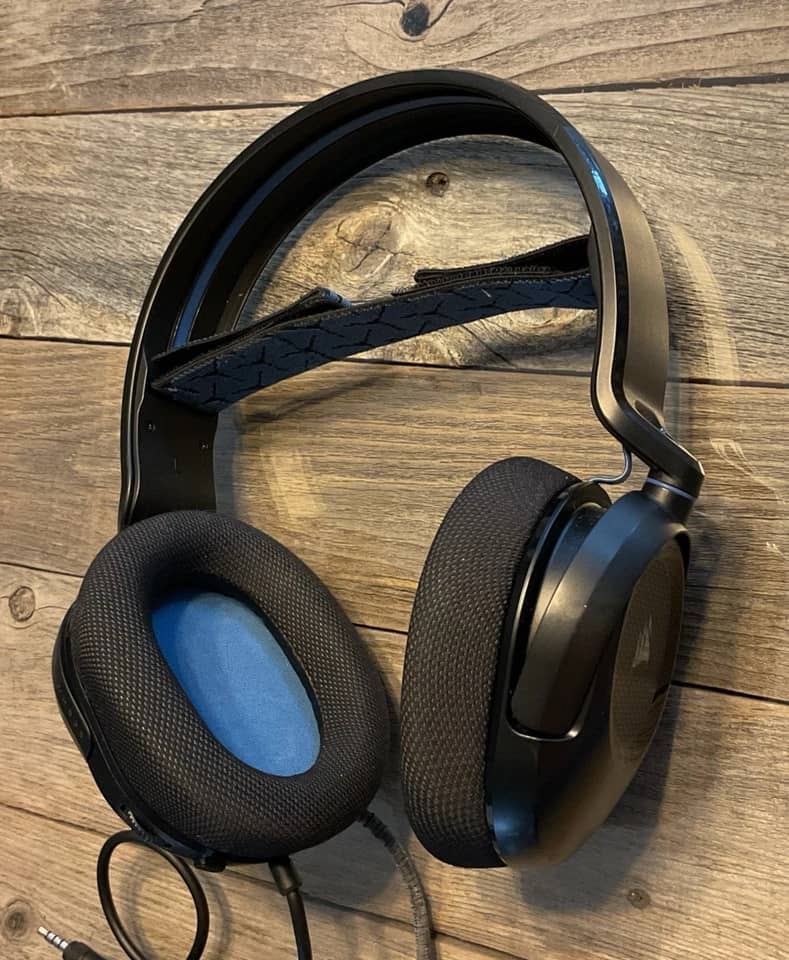 Corsair HS35 Headphones & Earbuds Black Used - Good