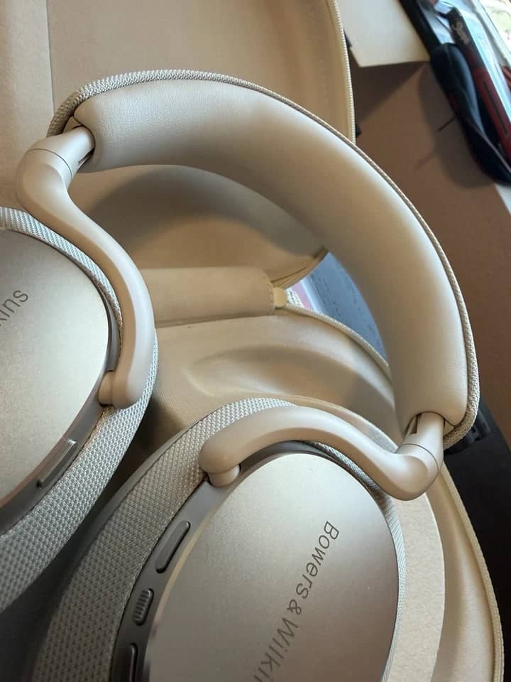 Bowers & Wilkins PX7 Headphones & Earbuds Black New