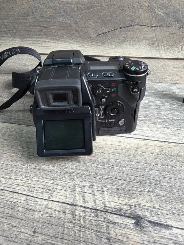 Minolta DiMAGE A1 Digital Cameras Black New Body Only