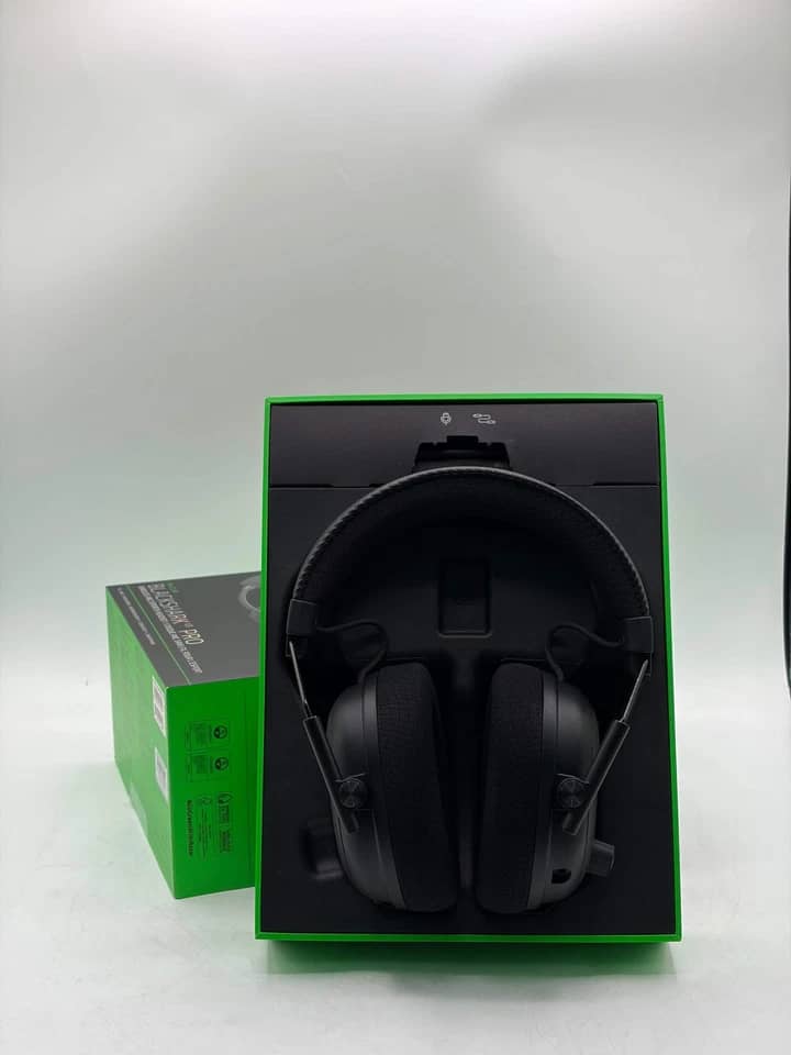 Razer BlackShark V3 Pro Headphones & Earbuds White New