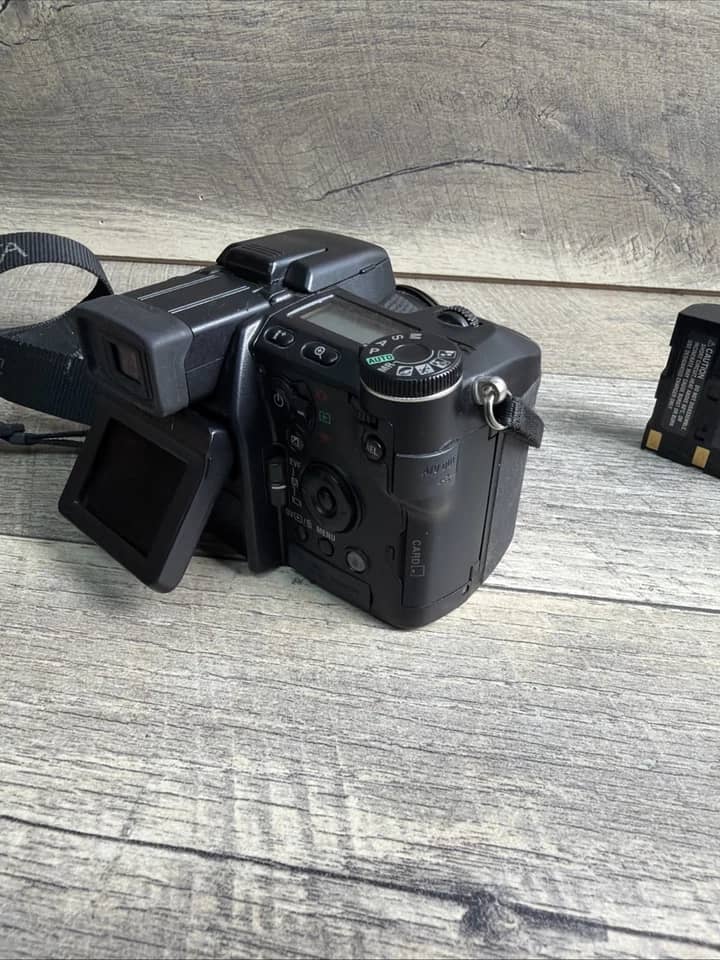 Minolta DiMAGE A1 Digital Cameras Black New Body Only