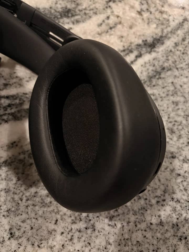 AKG K361 Headphones & Earbuds Black New