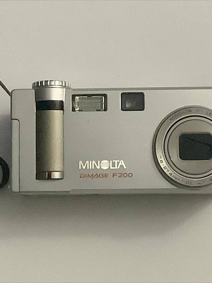 Minolta DiMAGE F200 Digital Cameras Silver Used - Good Body Only