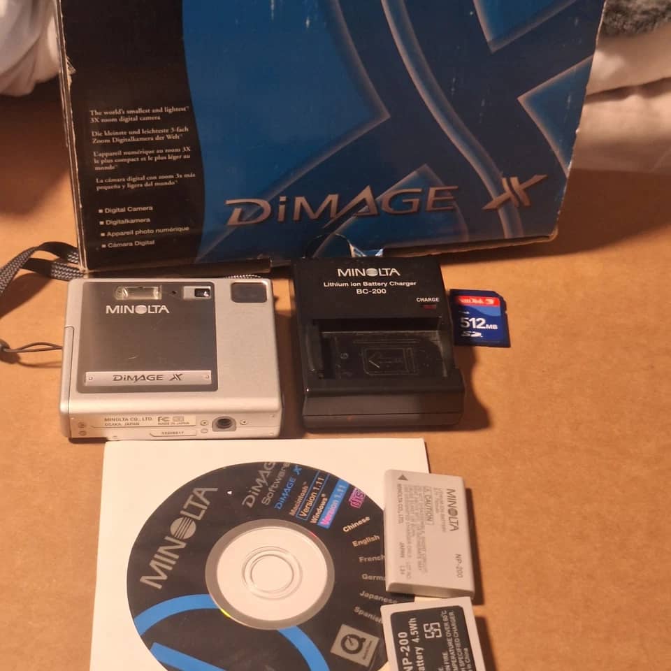 Minolta DiMAGE X Digital Cameras Black Used - Good Body Only