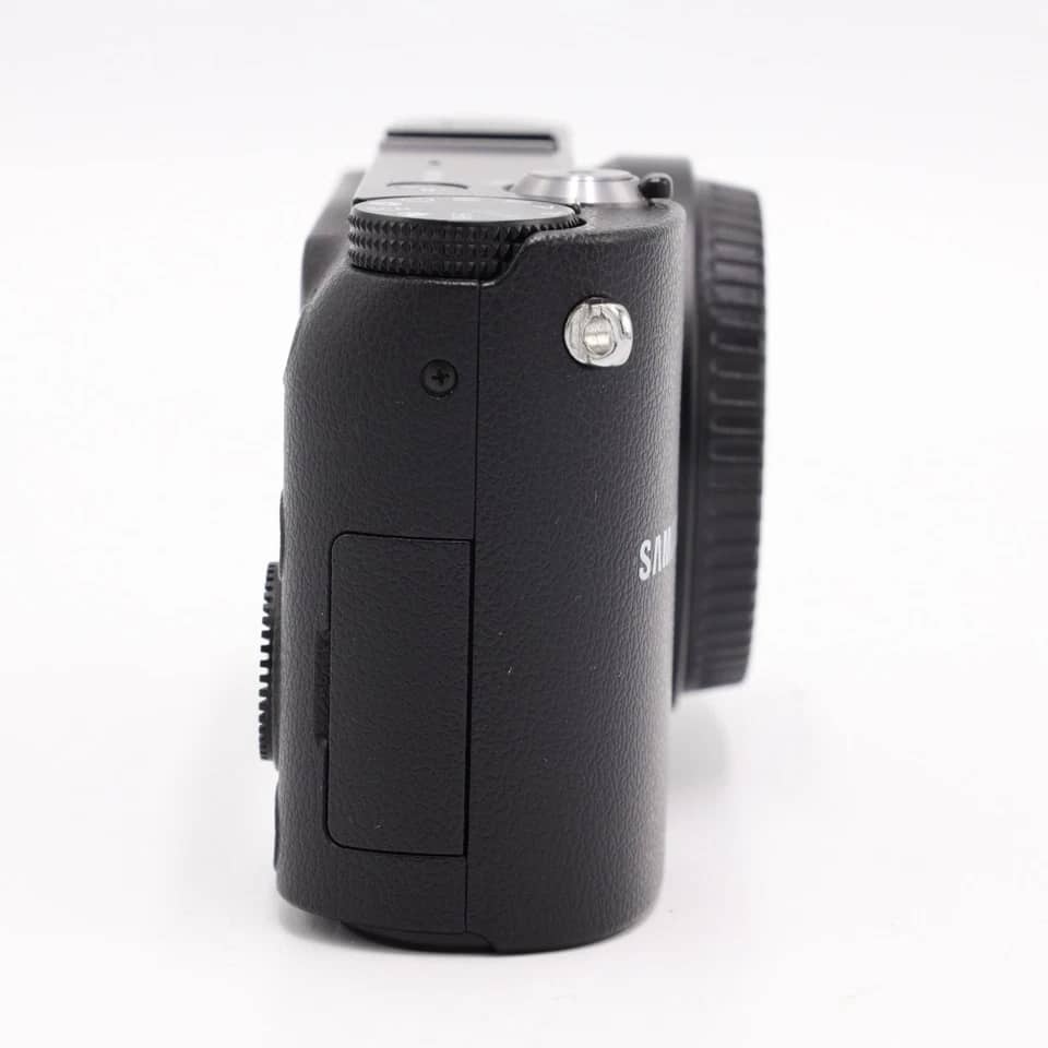 Samsung NX1000 Digital Cameras Body Only New
