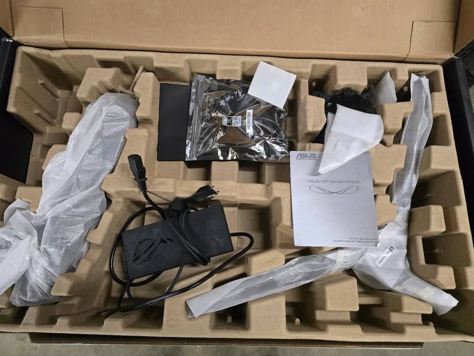 ASUS PG32UCDM Monitors New