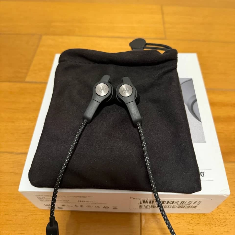 Bang & Olufsen Beoplay H5 Headphones & Earbuds Black Used - Good