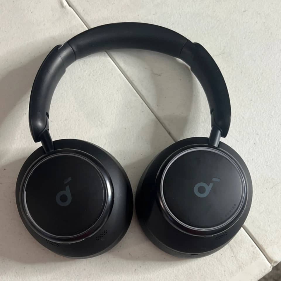 Soundcore Life Q45 Headphones & Earbuds Black Used - Good