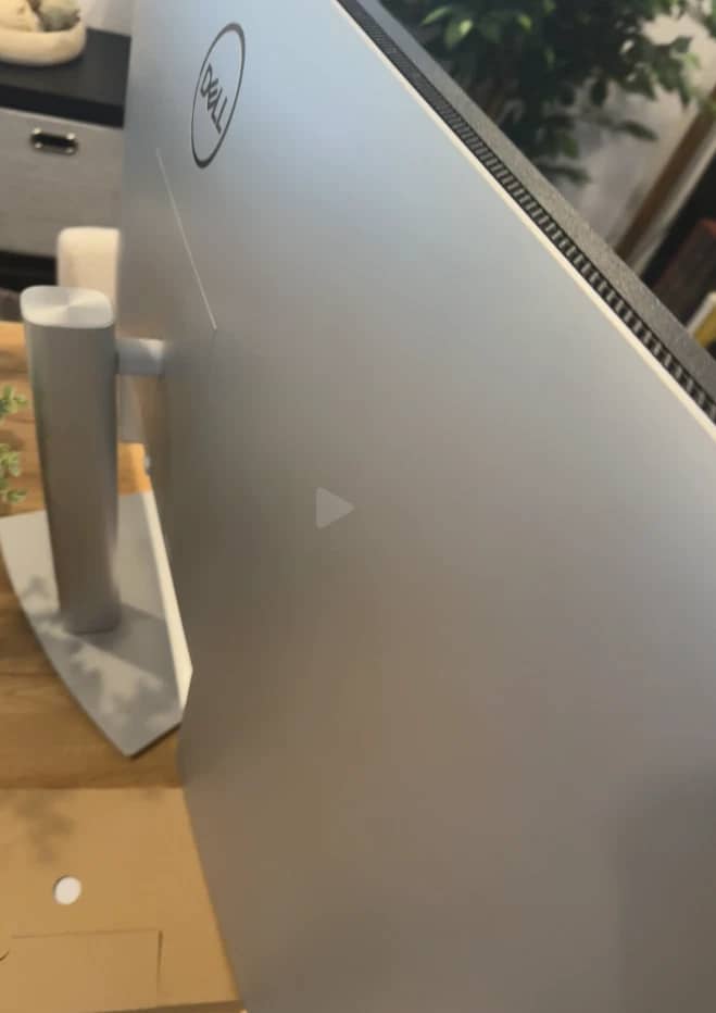 Dell U4323QE Monitors New