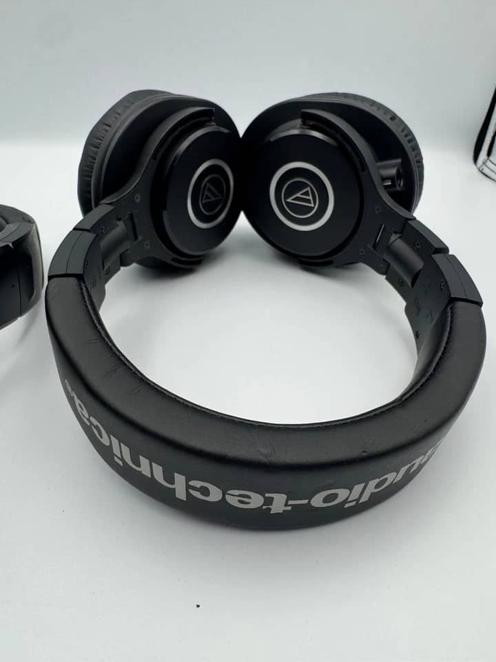 Audio-Technica ATH-M40x Headphones & Earbuds Black New