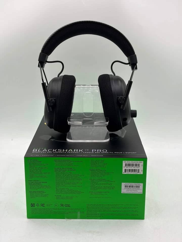 Razer BlackShark V3 Pro Headphones & Earbuds White New