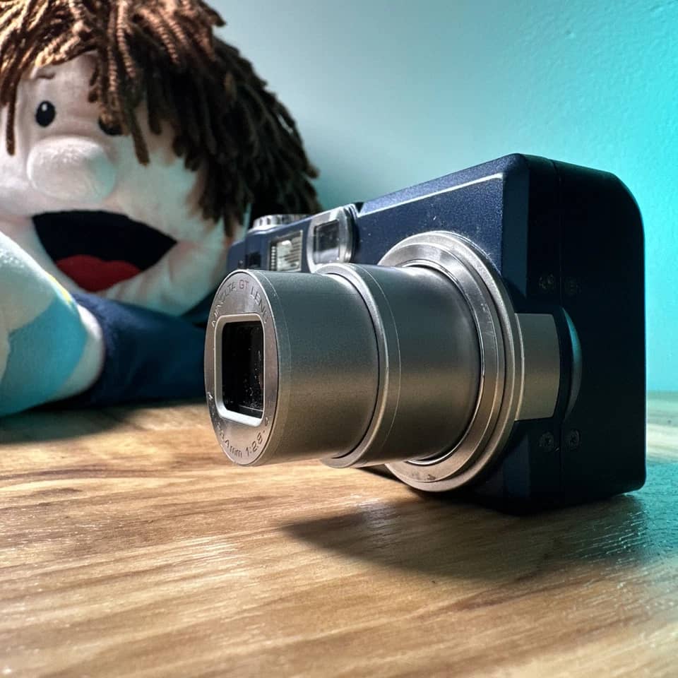 Minolta DiMAGE F100 Digital Cameras Silver Used - Good Body Only