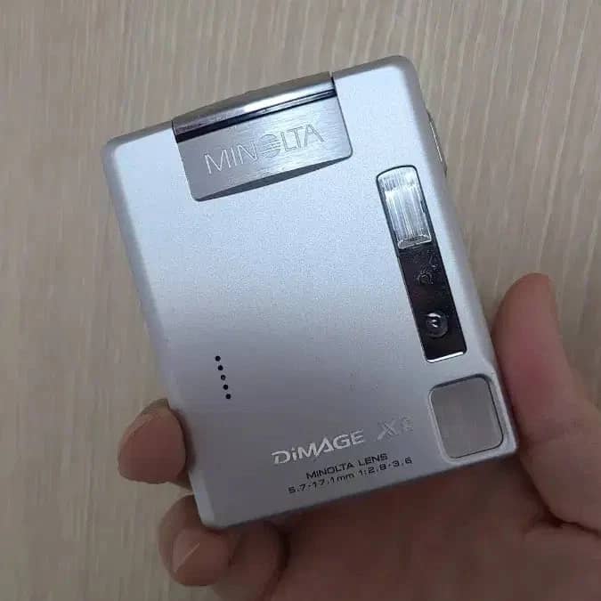 Minolta DiMAGE Xt Digital Cameras Silver Used - Good Body Only