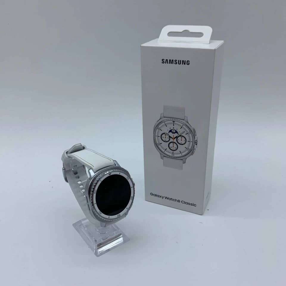 Samsung Galaxy Watch8 Smartwatches Silver 44mm New