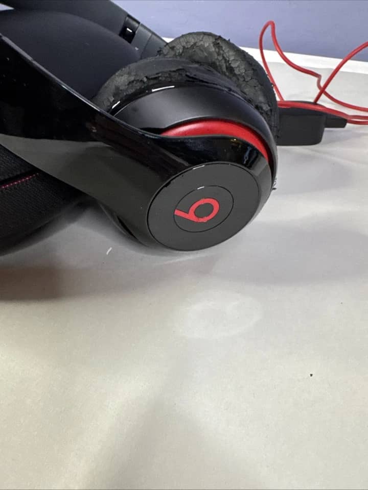 Beats Studio 2 Wireless Headphones & Earbuds Gray New