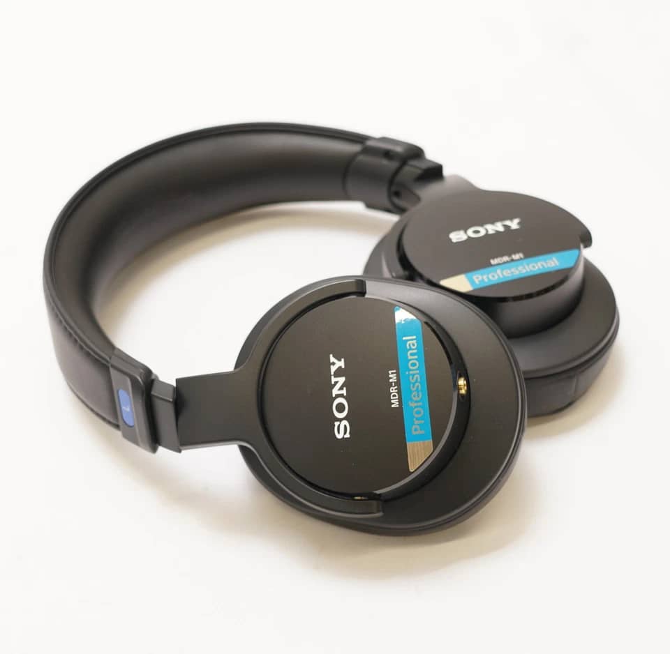 Sony Sony MDR-M1 Headphones & Earbuds Black New