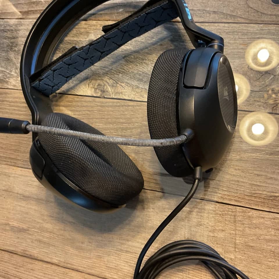 Corsair HS35 Headphones & Earbuds Black Used - Good