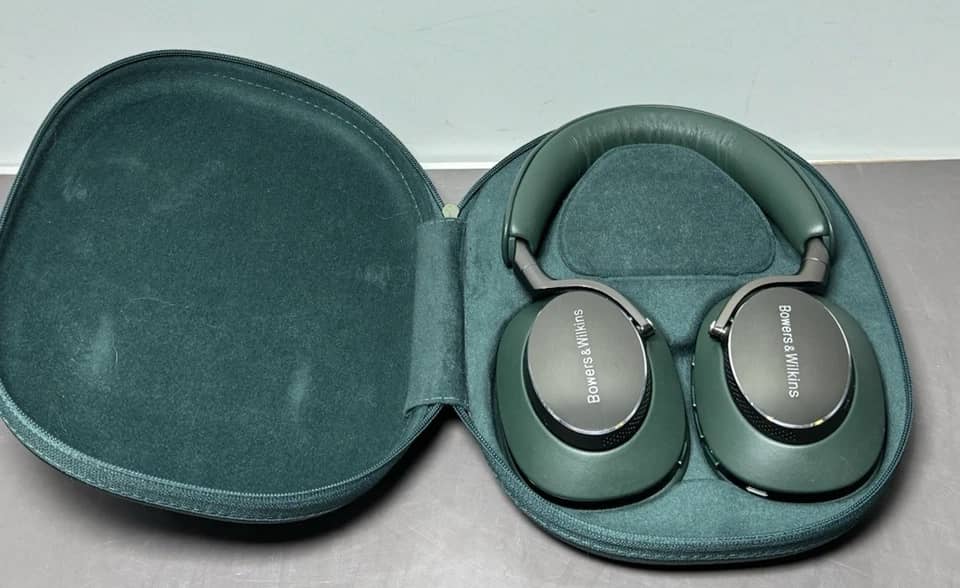 Bowers & Wilkins PX8 Headphones & Earbuds Black New