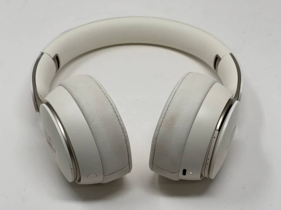 Beats Solo Pro Headphones & Earbuds Black New