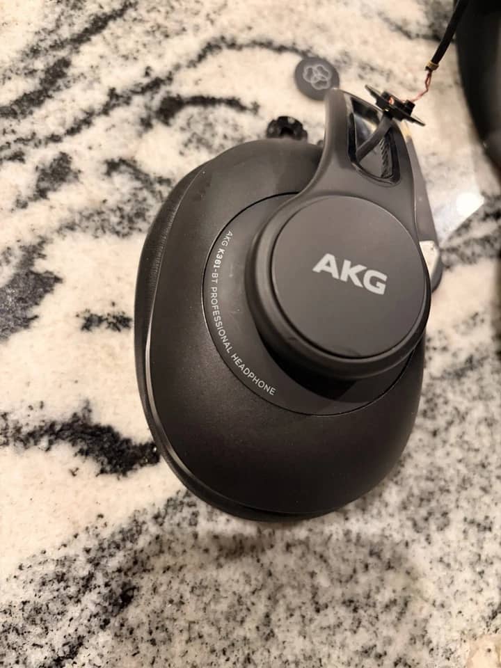 AKG K361 Headphones & Earbuds Black New
