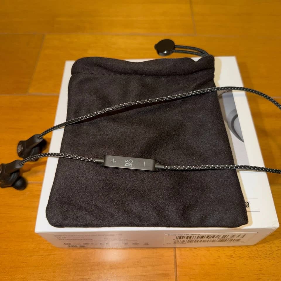 Bang & Olufsen Beoplay H5 Headphones & Earbuds Black Used - Good