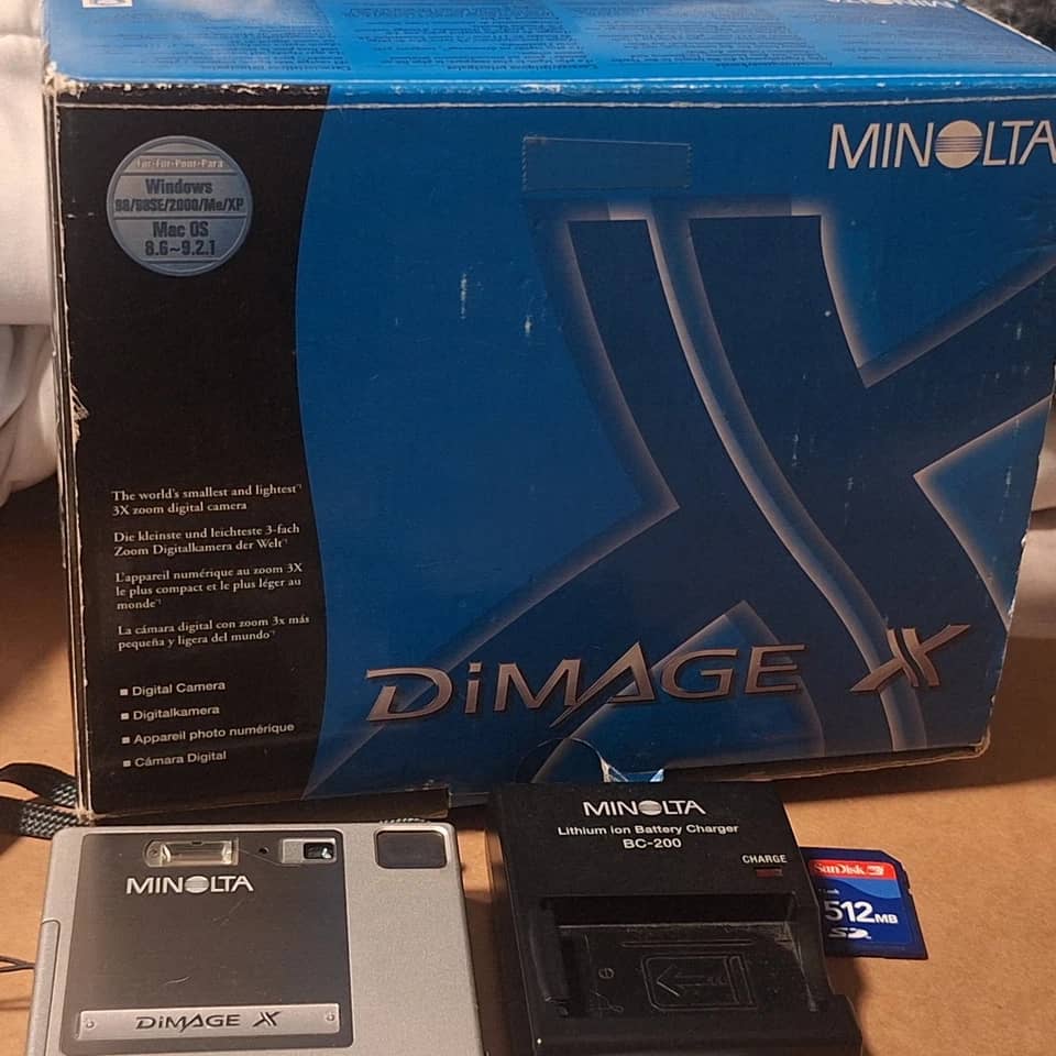 Minolta DiMAGE X Digital Cameras Black Used - Good Body Only