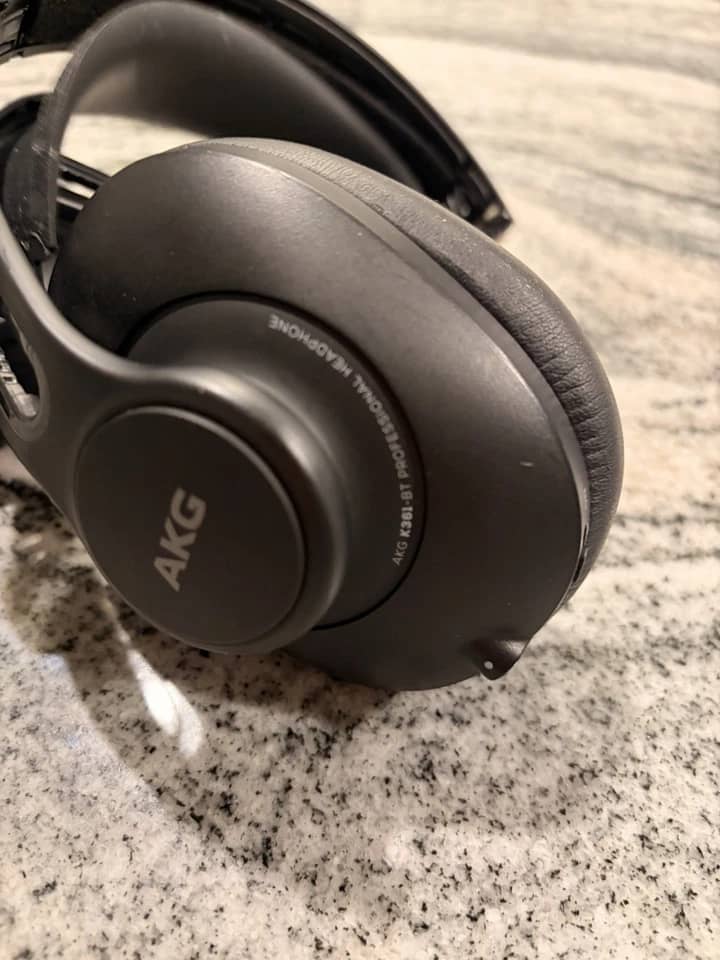 AKG K361 Headphones & Earbuds Black New