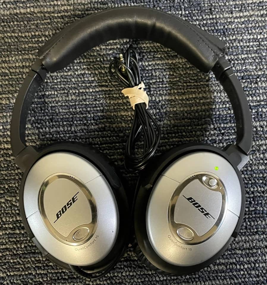 Bose QuietComfort 15 Headphones & Earbuds Black New