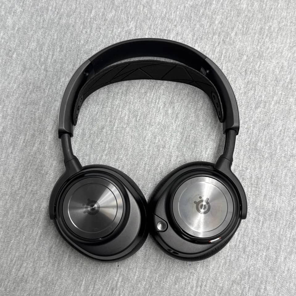 SteelSeries Arctis Nova Pro Headphones & Earbuds Black Refurbished - Excellent