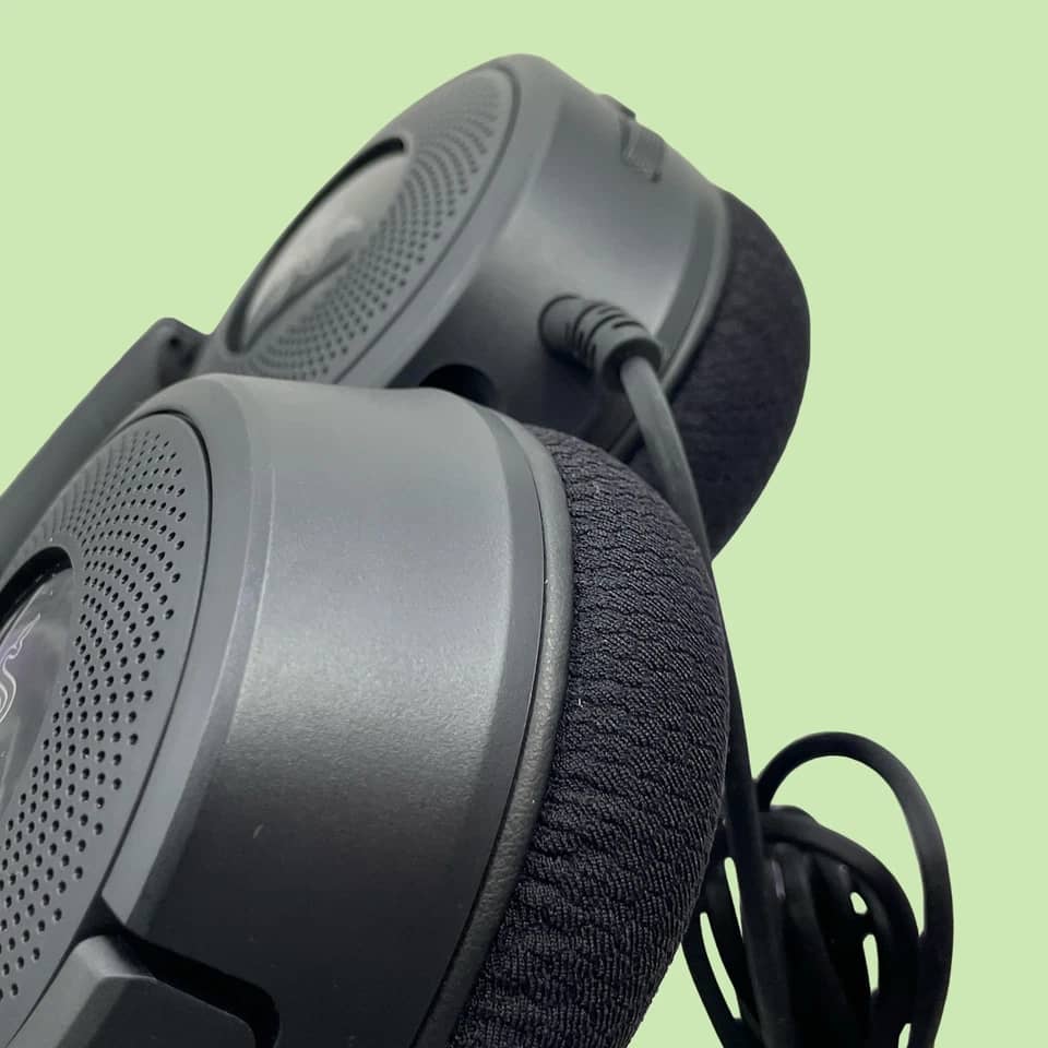 Razer Kraken V4 X Headphones & Earbuds Black New