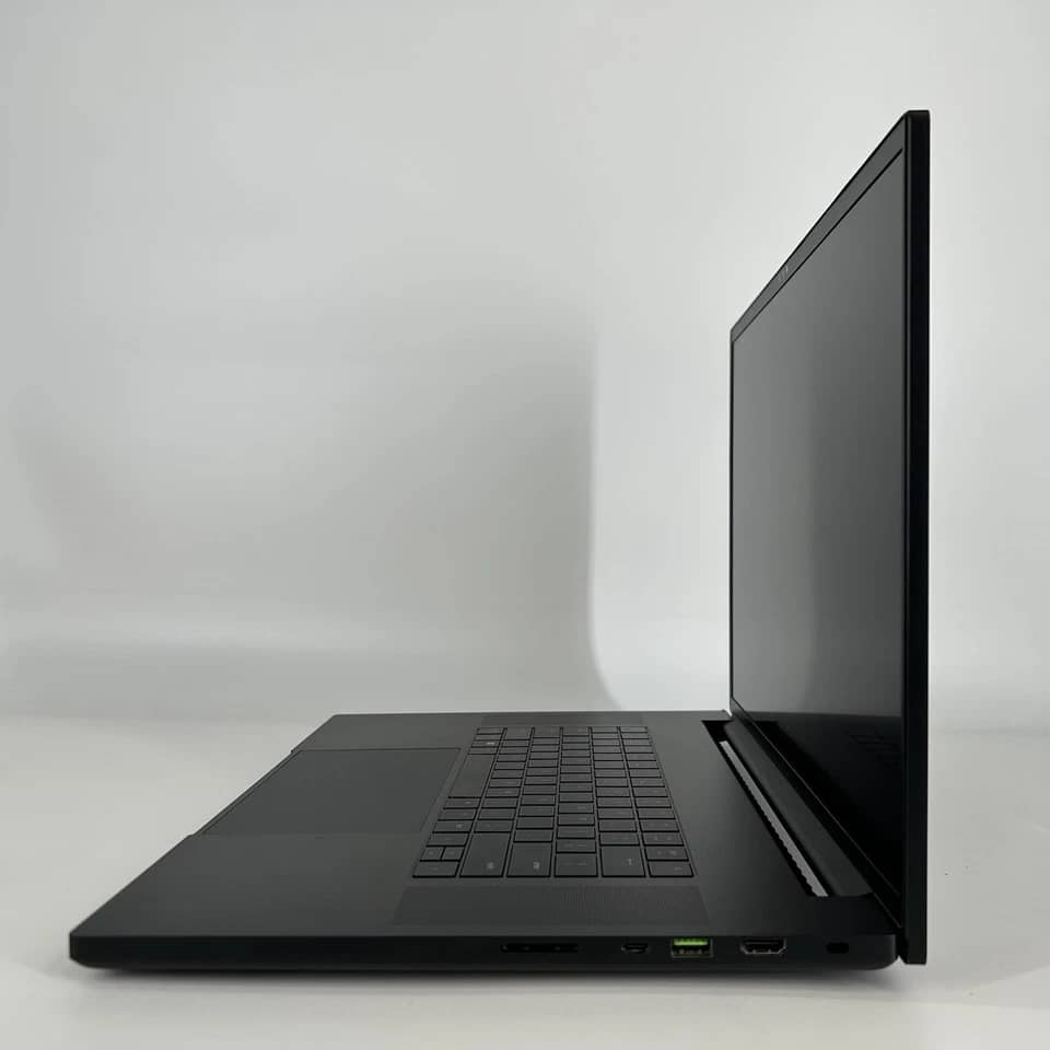 Razer Blade 18 Computers 1TB 32GB New