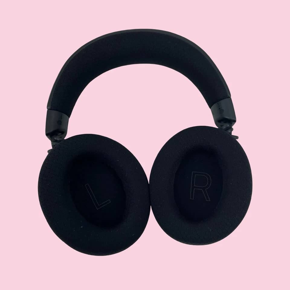 Razer Kraken V4 Headphones & Earbuds Black New