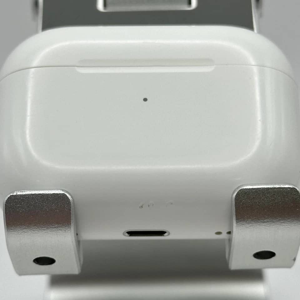 Apple AirPods Pro (2nd generation) Headphones & Earbuds White New