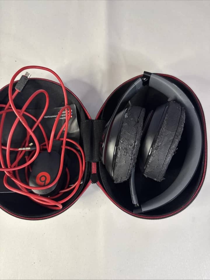 Beats Studio 2 Wireless Headphones & Earbuds Gray New
