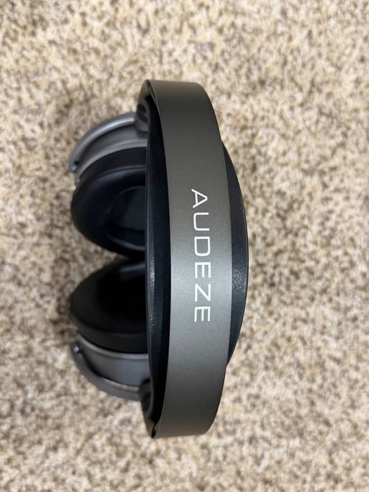 Audeze LCD-S20 Headphones & Earbuds Silver New