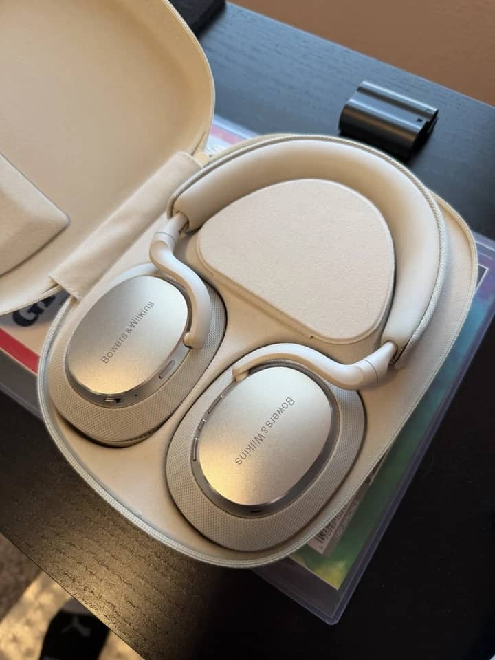 Bowers & Wilkins PX7 Headphones & Earbuds Black New