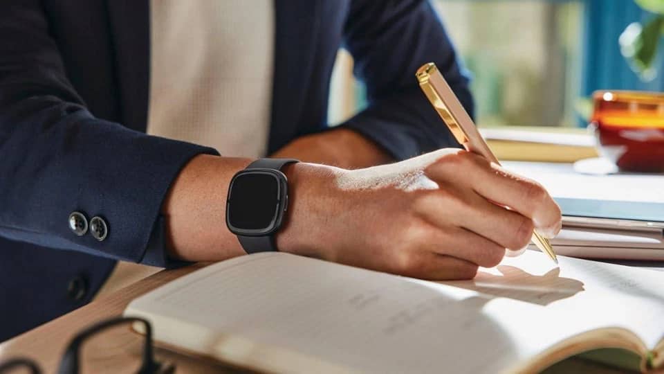 Fitbit Versa 4 Smartwatches Black 40mm New